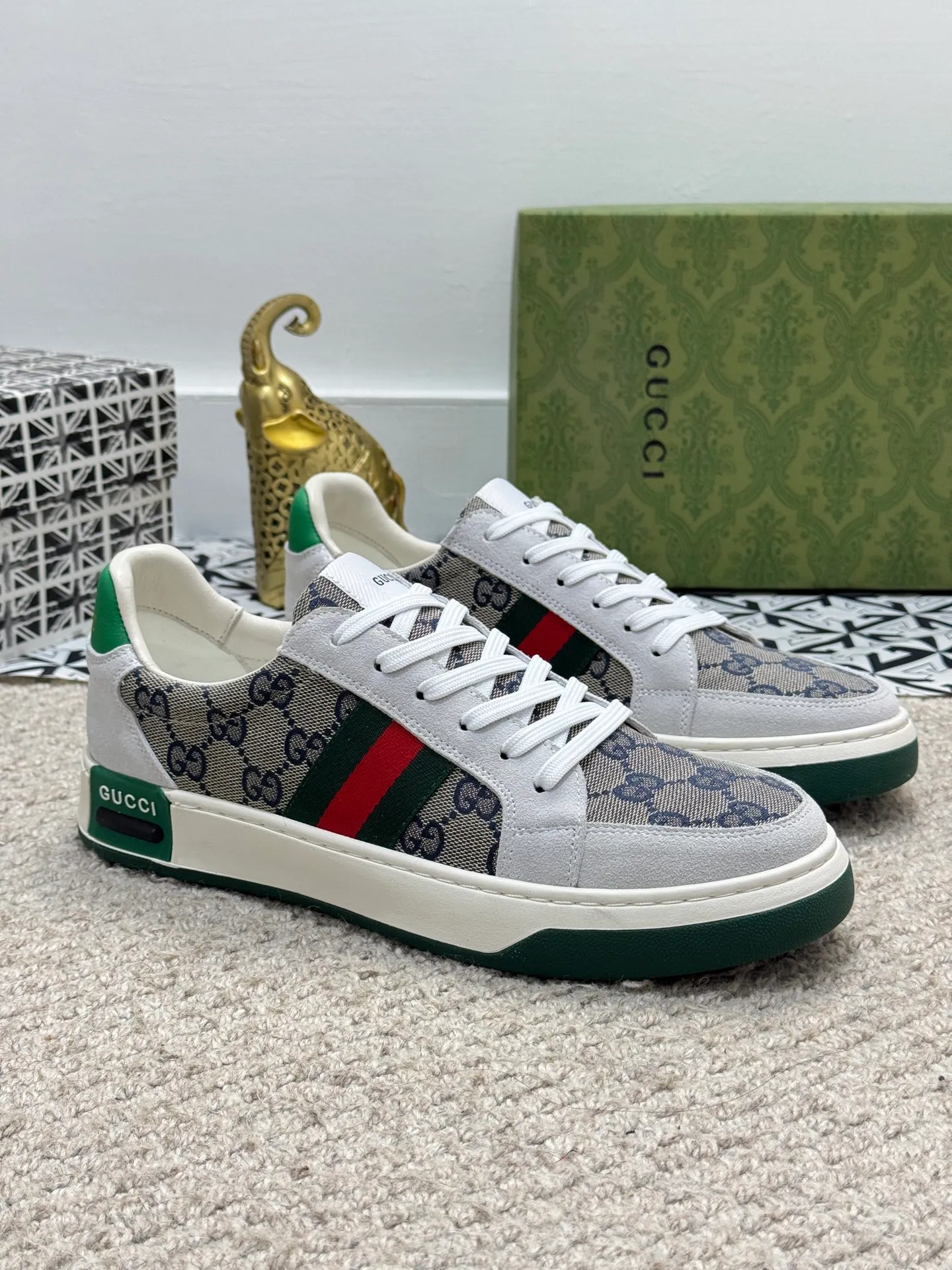 Men's shoes 💰400 [New model] 🪳🪳Gucci─Gucci classic. Gucci purchase level, comparable to genuine products without pressure, colorful style prevails, really looks good on the feet, original leather imported from Italy, the texture is amazing! Lasting technology, first-layer sheepskin lining imported from Italy, highly recommended product, a must-see, high quality will definitely satisfy you! Size: 38-44 (45 customized